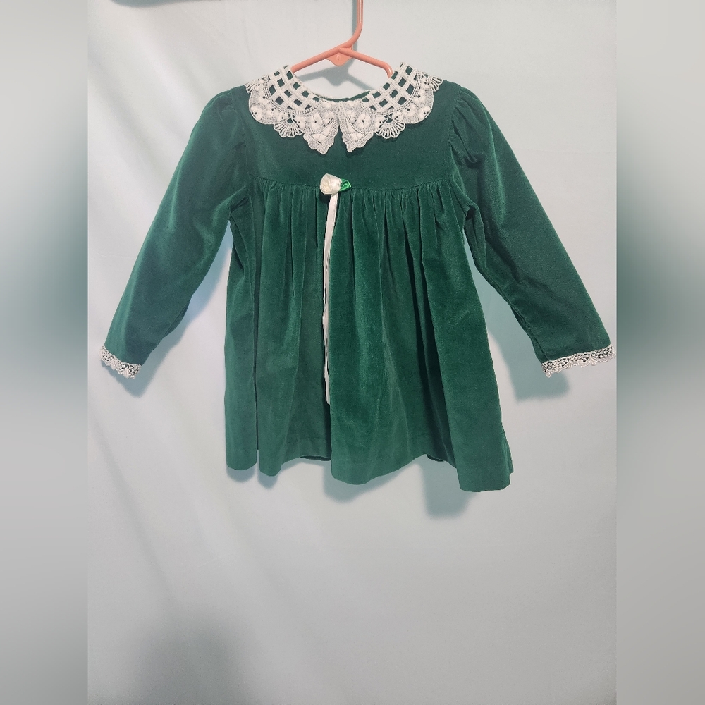 Vintage 90s Nicole Scott Girls Holiday Dress. Green Velvet. White Lace. Size 3T